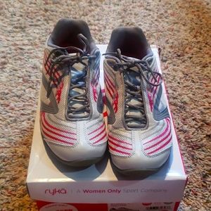 Women's Ryka Tennis Shoes Grey and pink Size 8.5 M